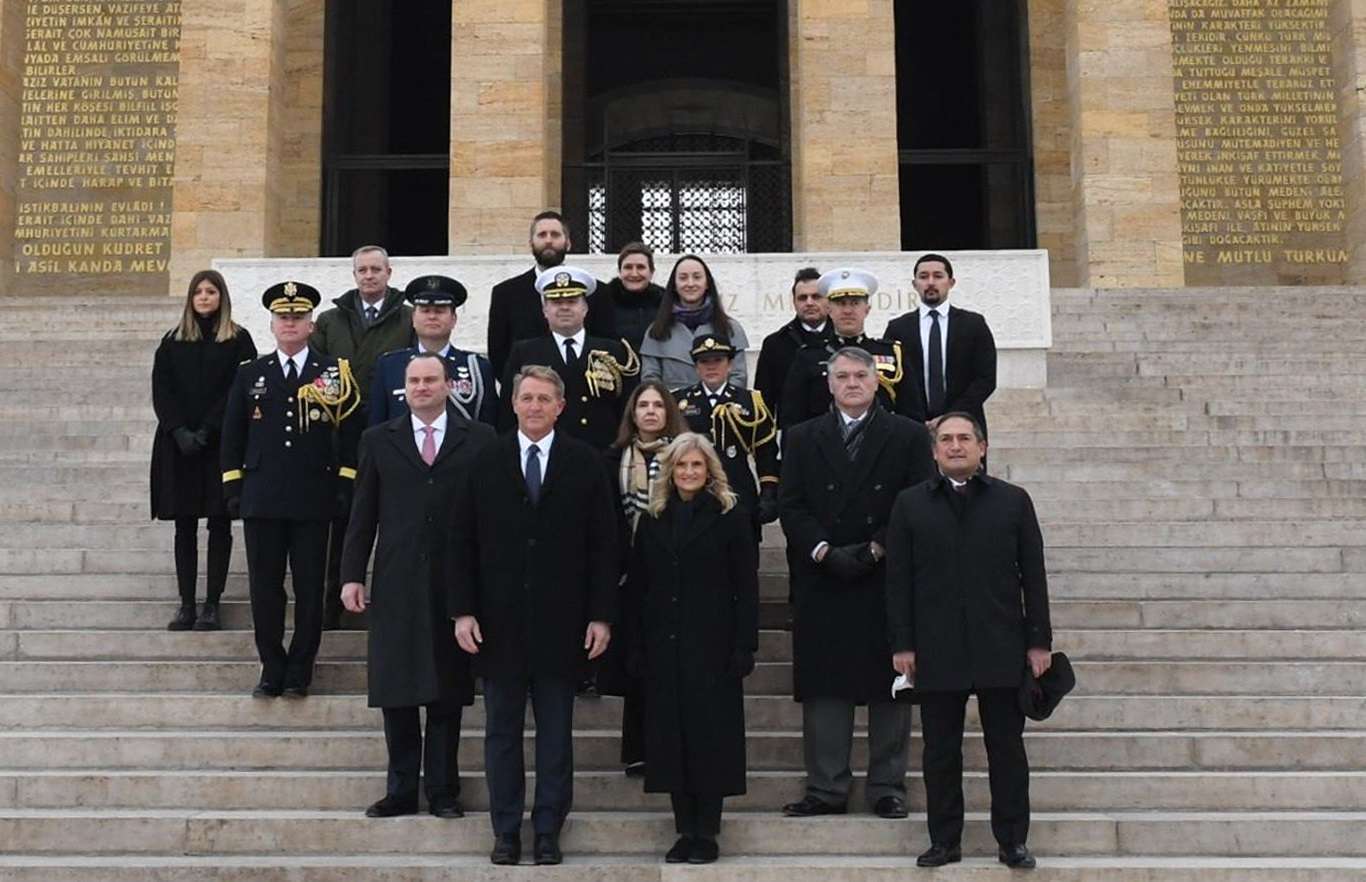 Ankara Büyükelçisi Jeffry Flake Anıtkabir'i Ziyaret Etti!