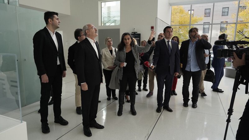 Kılıçdaroğlu ABD'de İlk Olarak MIT Massachusetts Teknoloji Enstitüsü'nü Ziyaret Etti
