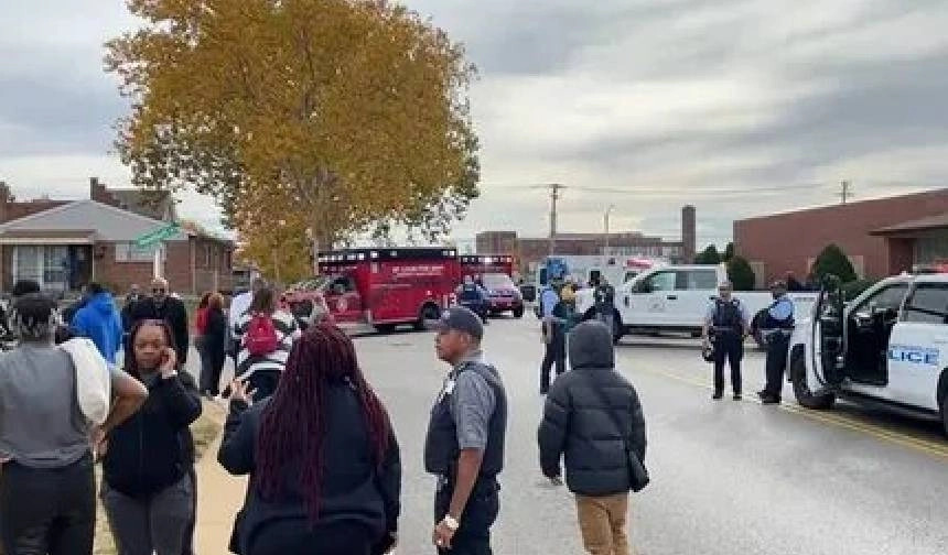 ABD Missouri’de Liseye Silahlı Saldırı Düzenlendi