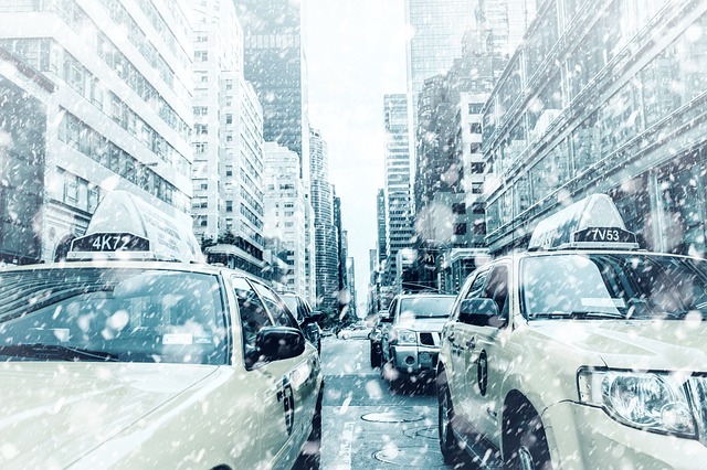 New York’ta Yoğun Kar Yağışı Hayatı Felç Etti