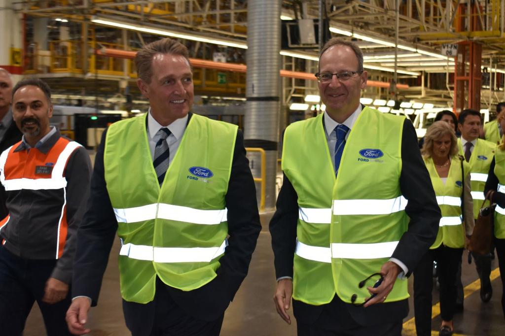 Büyükelçi Jeff Flake Ford Fabrikasını Ziyaret Etti