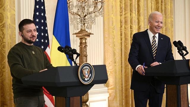 Ukrayna Devlet Başkanı Zelenskiy ve ABD Başkanı Joe Biden Beyaz Saray'da Buluştu