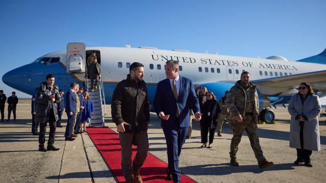 Ukrayna Devlet Başkanı Volodimir Zelenskiy ABD'ye Ulaştı