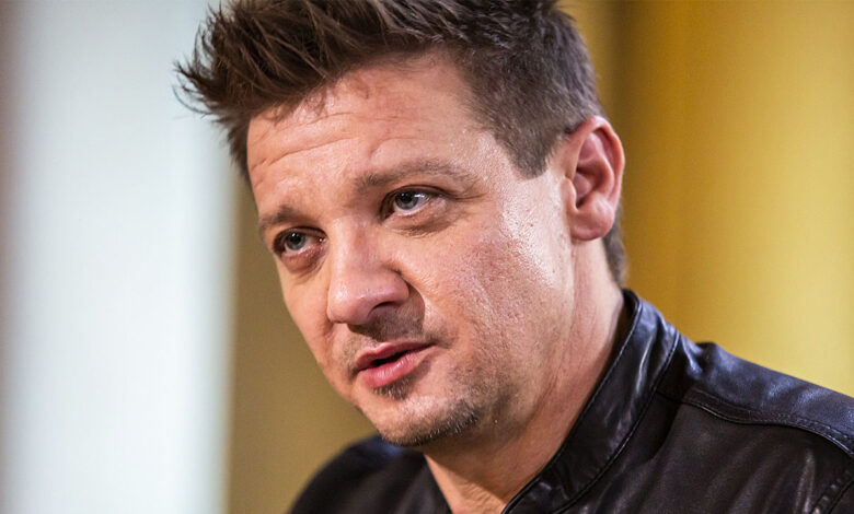 Kar Kürerken Kaza Geçiren Amerikalı Ünlü Aktör Jeremy Renner'in Durumu Kritik